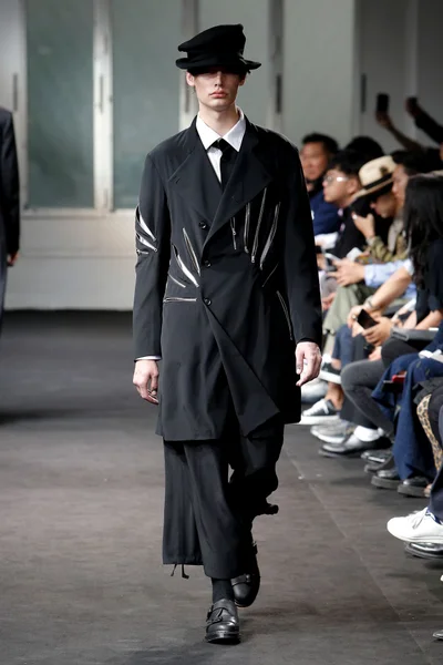 Look 8
